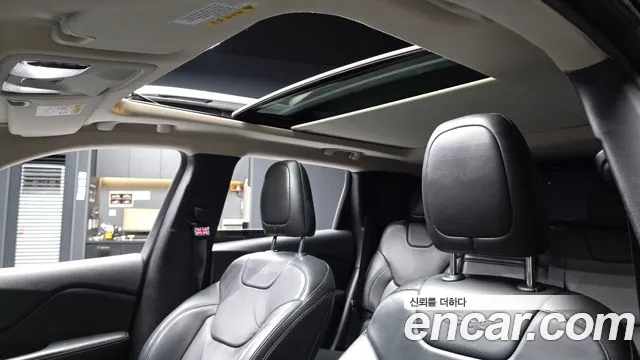 Jeep Cherokee — фото 18