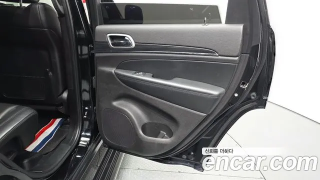Jeep Cherokee — фото 25