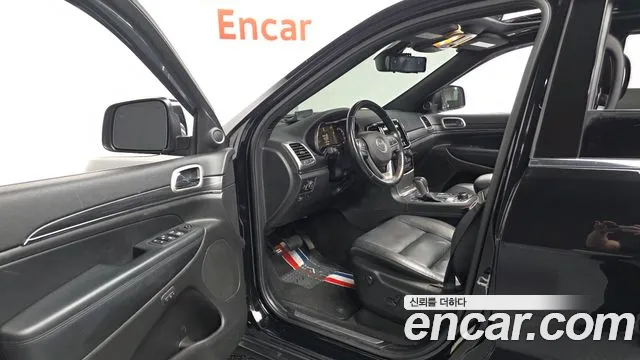 Jeep Cherokee — фото 10