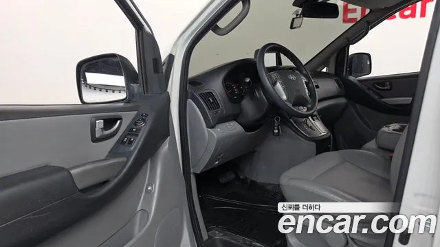 Hyundai Starex — фото 10