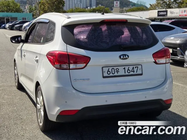 Kia Carens — фото 4