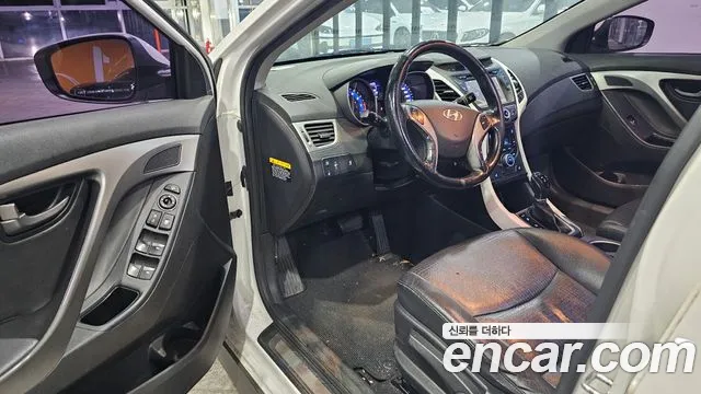 Hyundai Avante — фото 11