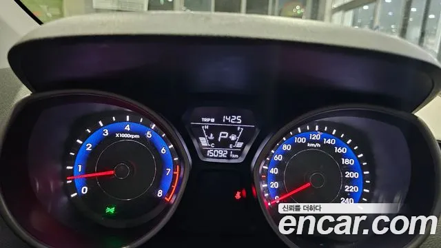 Hyundai Avante — фото 17