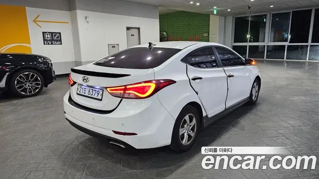 Hyundai Avante — фото 4