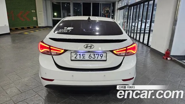 Hyundai Avante — фото 5