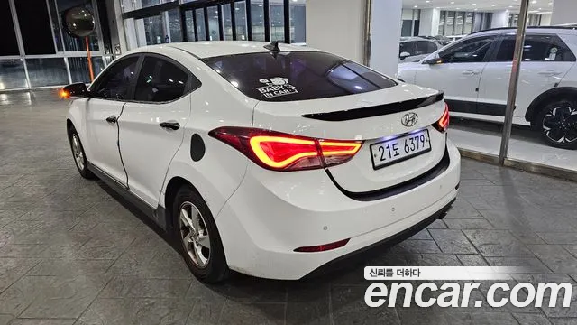 Hyundai Avante — фото 6
