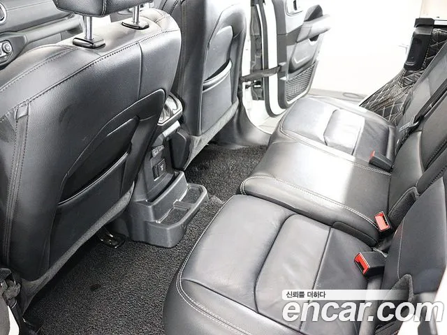 Jeep Wrangler — фото 11