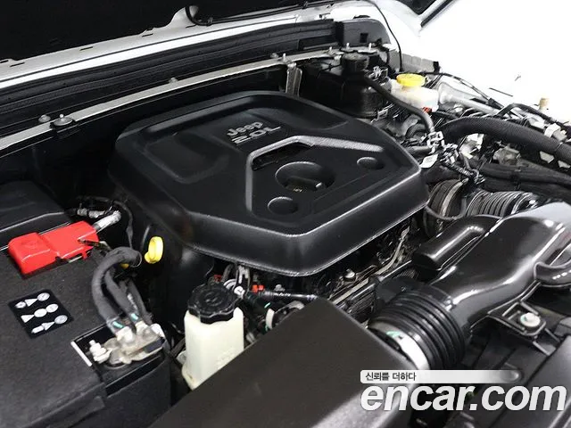 Jeep Wrangler — фото 13