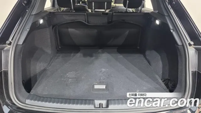 Audi Q4 e-tron — фото 17