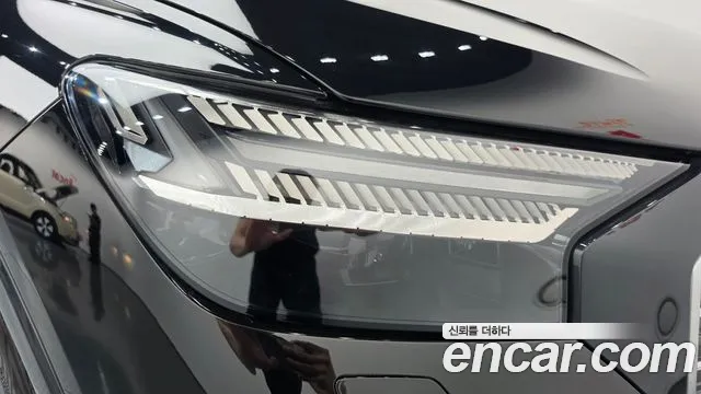 Audi Q4 e-tron — фото 21