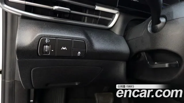 Hyundai Avante — фото 18