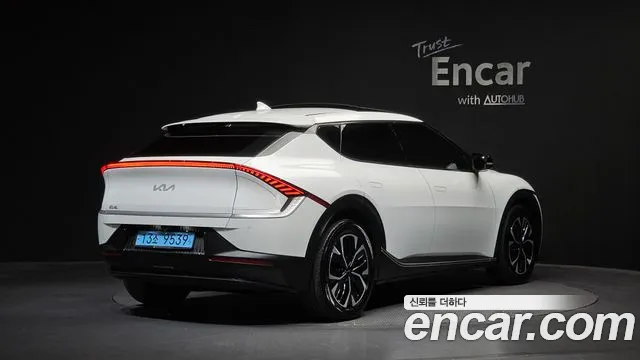 Kia EV6 — фото 1