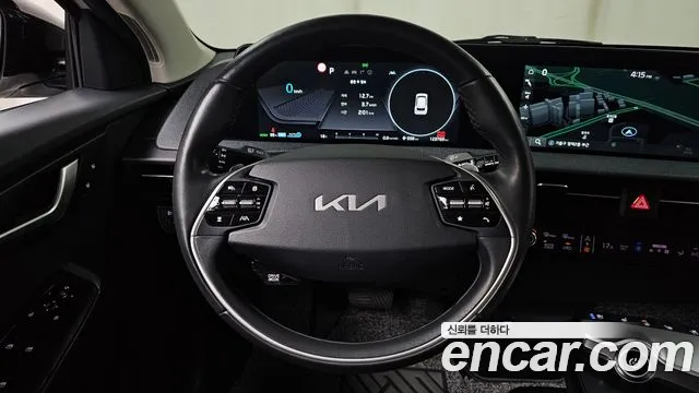 Kia EV6 — фото 12