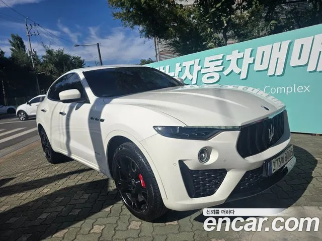 Maserati Levante — фото 3
