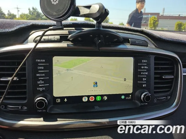 Kia Sorento — фото 15