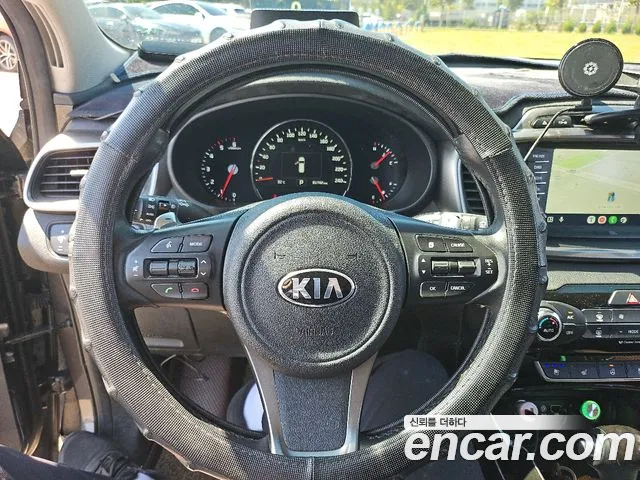 Kia Sorento — фото 20