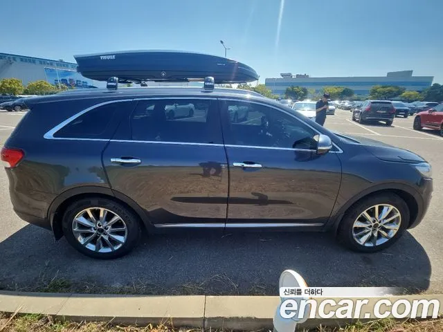Kia Sorento — фото 7