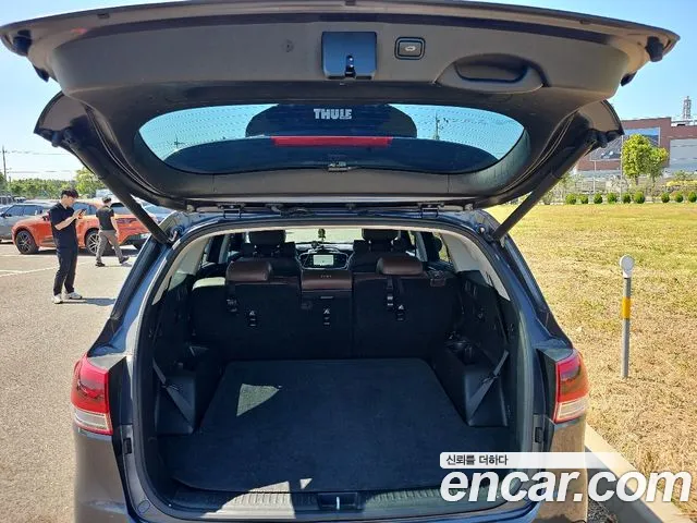 Kia Sorento — фото 8