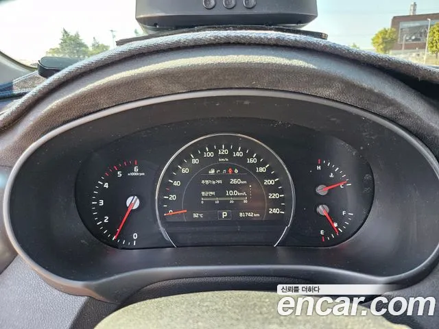 Kia Sorento — фото 9