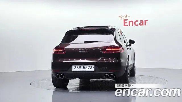Porsche Macan — фото 3