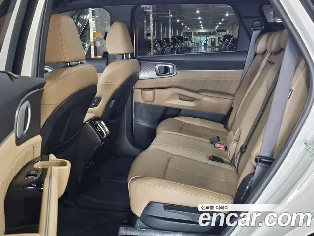 Kia Sorento — фото 7