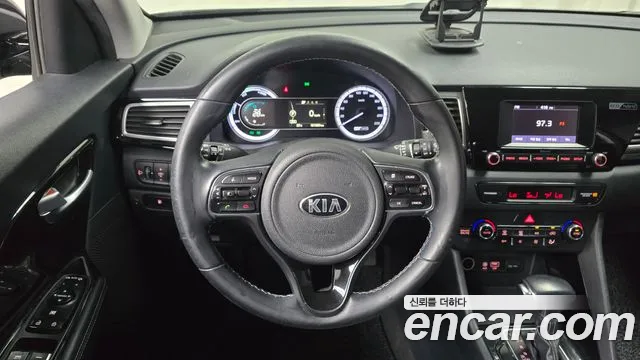 Kia Niro — фото 12