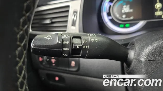 Kia Niro — фото 19