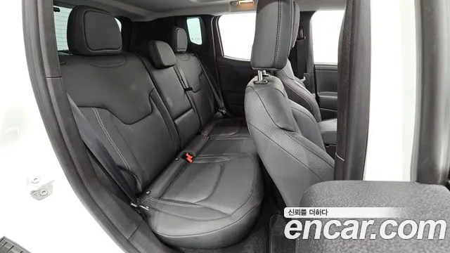 Jeep Renegade — фото 11