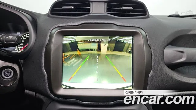 Jeep Renegade — фото 15