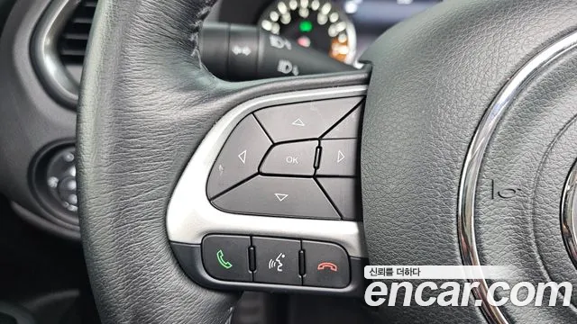 Jeep Renegade — фото 19