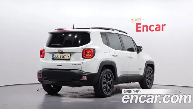 Jeep Renegade — фото 2