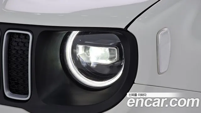 Jeep Renegade — фото 22