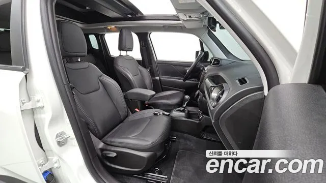 Jeep Renegade — фото 26