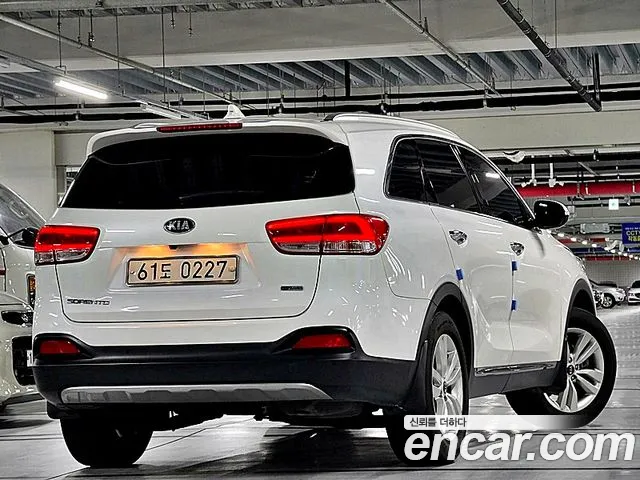 Kia Sorento — фото 11