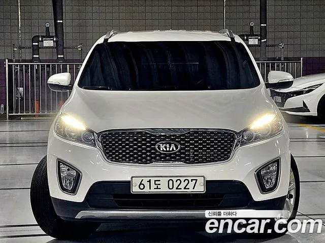 Kia Sorento — фото 8