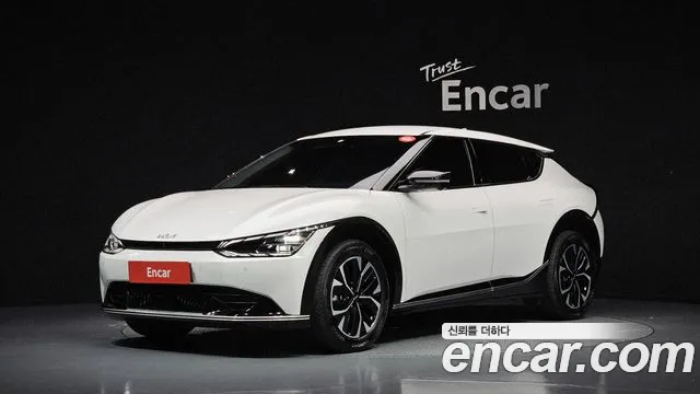 Kia EV6 — фото 1