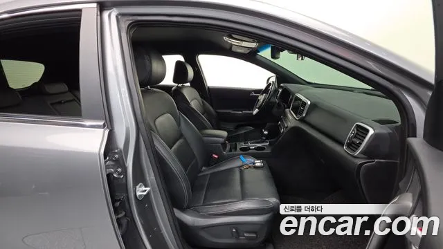 Kia Sportage — фото 10