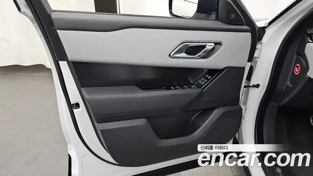 Land Rover Range Rover Velar — фото 24