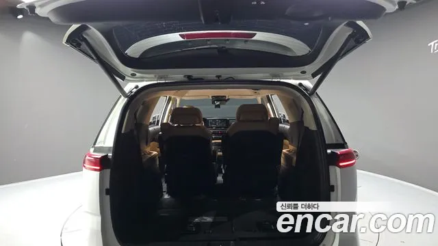 Kia Carnival — фото 20