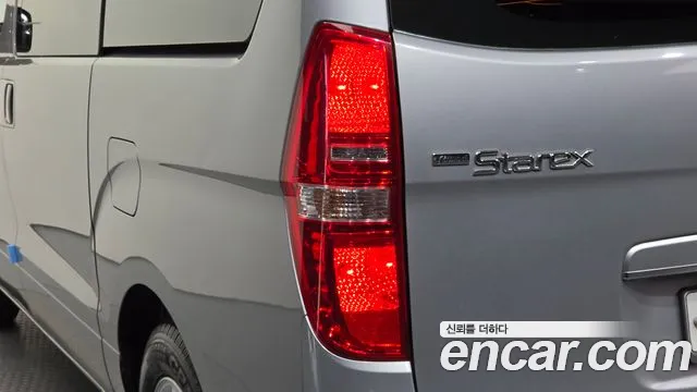 Hyundai Starex — фото 23