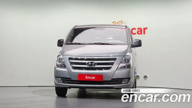 Hyundai Starex — фото 3