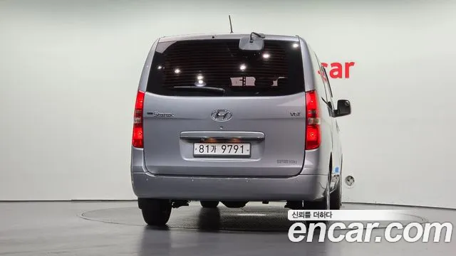 Hyundai Starex — фото 4