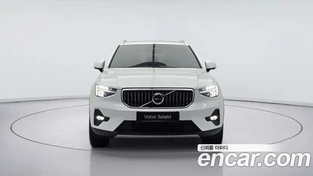 Volvo XC40 — фото 2