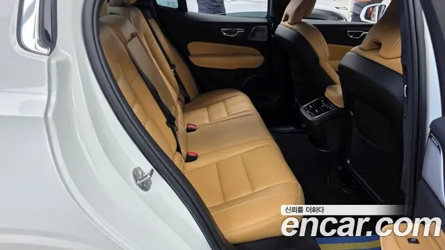 Volvo S60 — фото 12