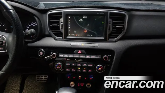 Kia Sportage — фото 13