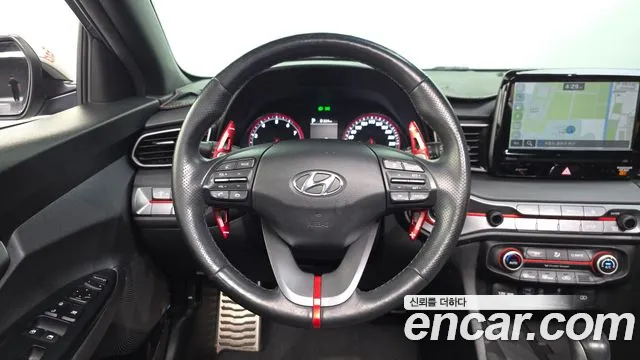 Hyundai Veloster — фото 13