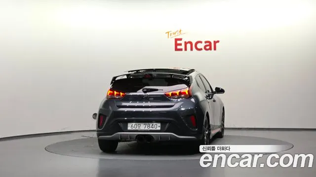 Hyundai Veloster — фото 4