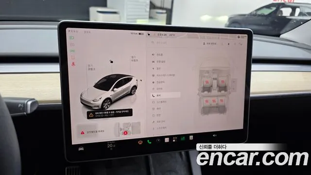 Tesla Model Y — фото 14