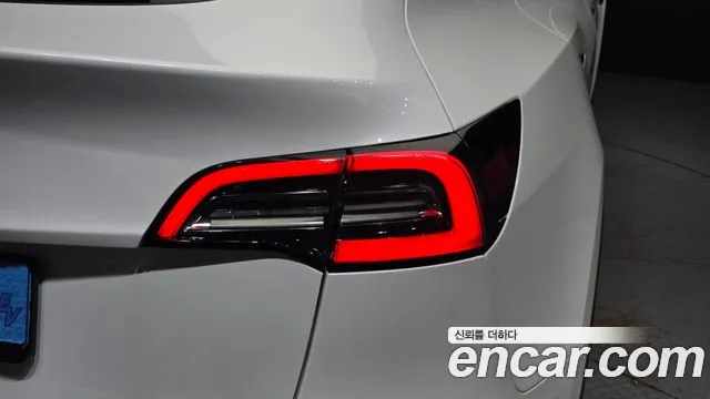 Tesla Model Y — фото 23