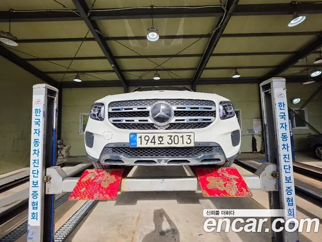 Mercedes-Benz GLB-Class — фото 1